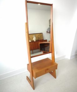 Mirror Unit