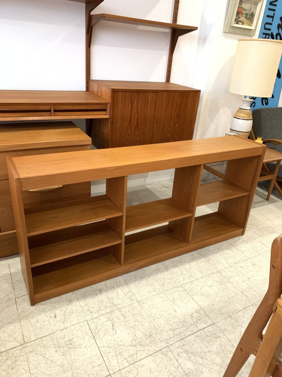 Shelf Unit