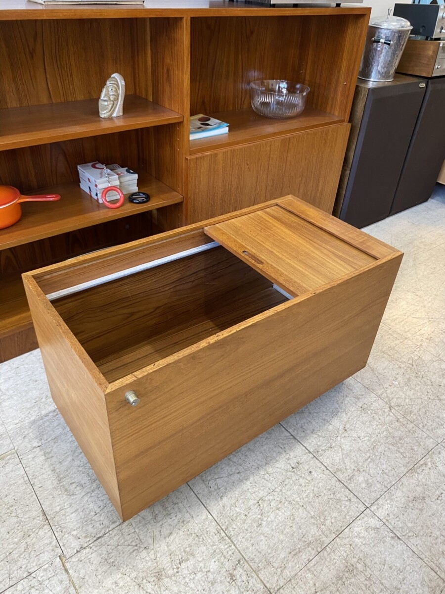 Filing Cabinet
