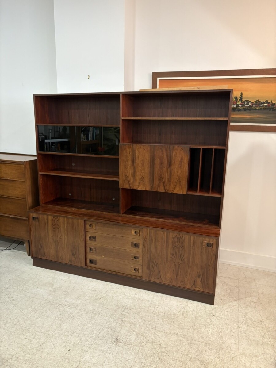 Wall Unit