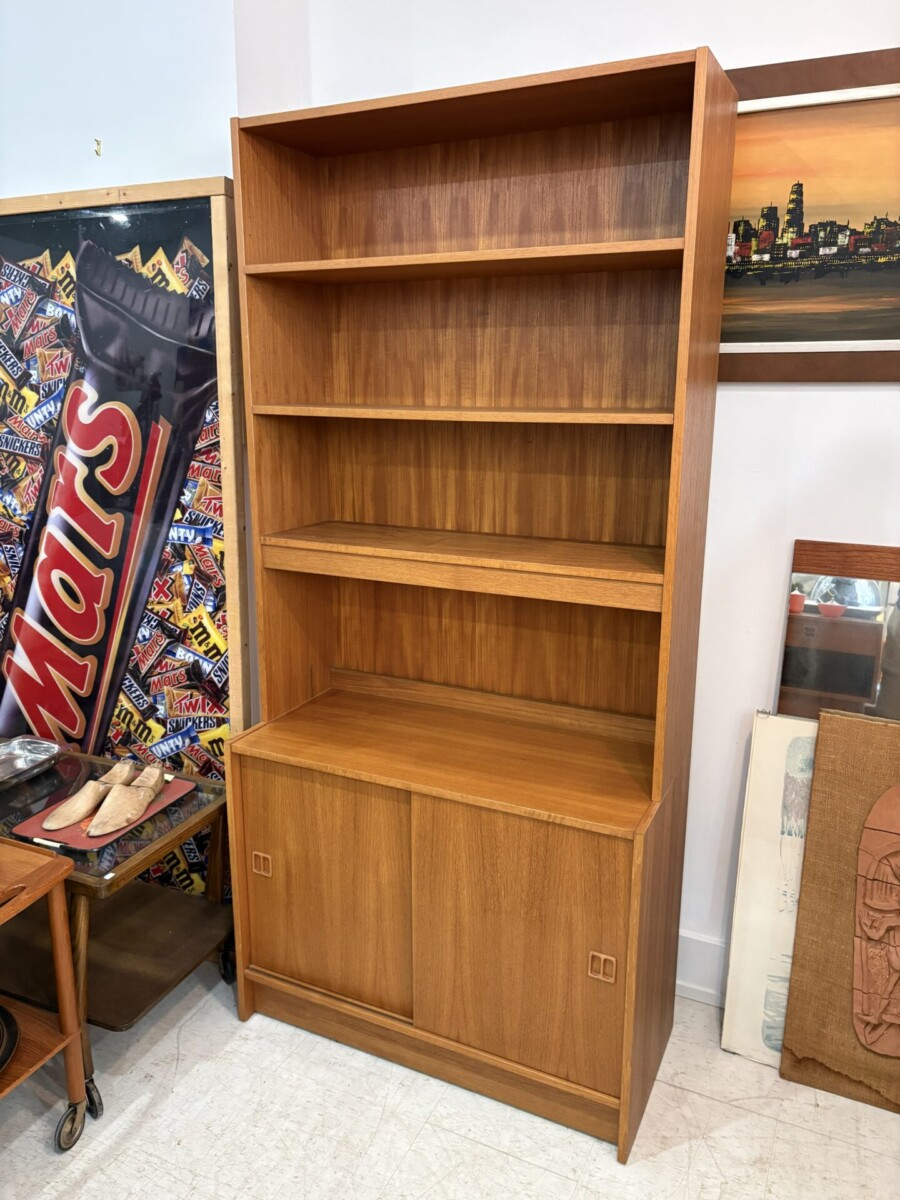 Shelf Unit